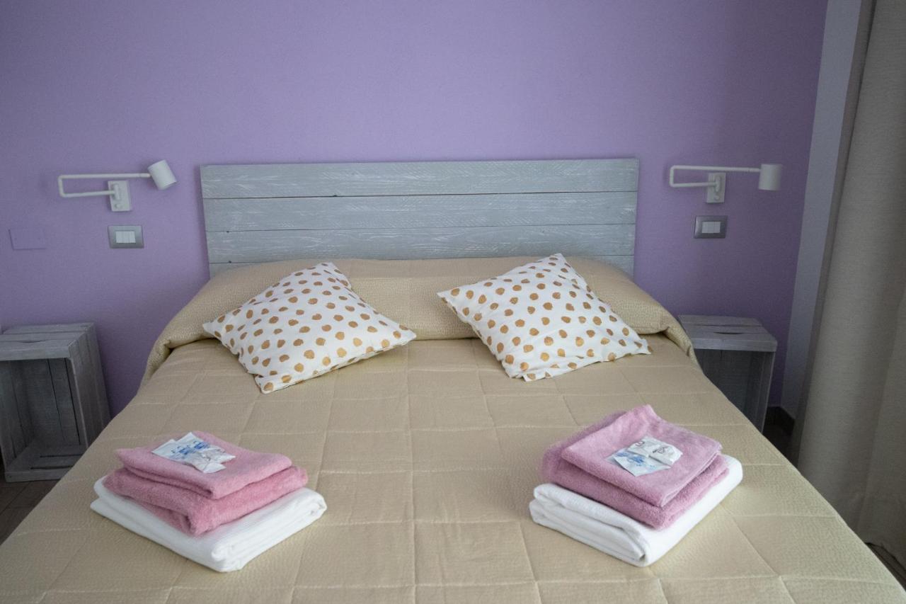 Un Posto Al Sole Bed and Breakfast Molino Nuovo  Eksteriør billede